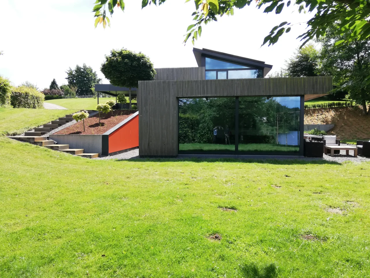 Maison moderne avec jardin verdoyant - Week-End Ardennes Romantique - Robert Hôtels